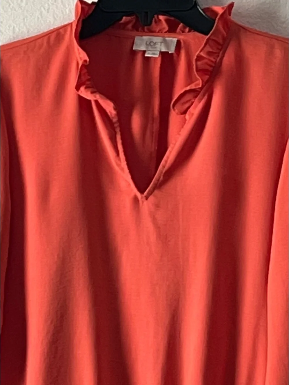 LOFT Coral Ruffle V-Neck Long Sleeve Blouse, Size‎ M